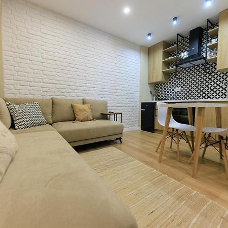 One-Bedroom Rooftop Skyline Central Hidden Gem In Тирана Екстериор снимка