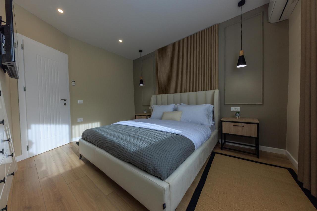 One-Bedroom Rooftop Skyline Central Hidden Gem In Тирана Екстериор снимка