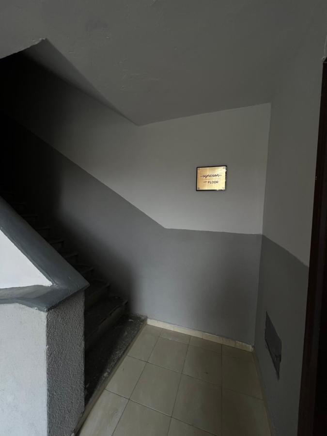 One-Bedroom Rooftop Skyline Central Hidden Gem In Тирана Екстериор снимка